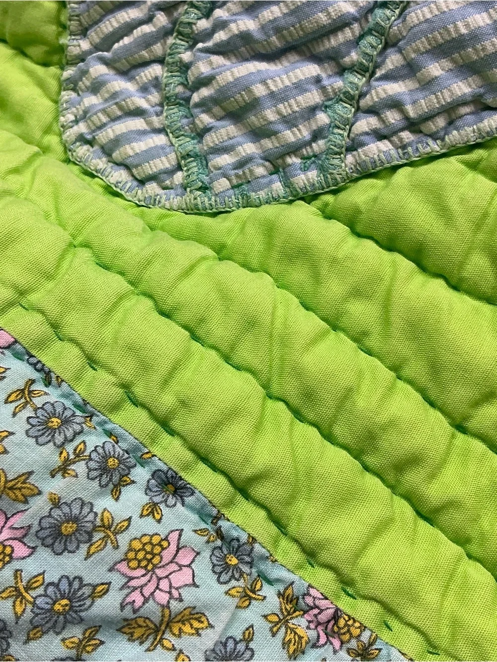 Vintage hand stitched Sun Bonnet Sue gorgeous green quilt 68 x 81 USA made